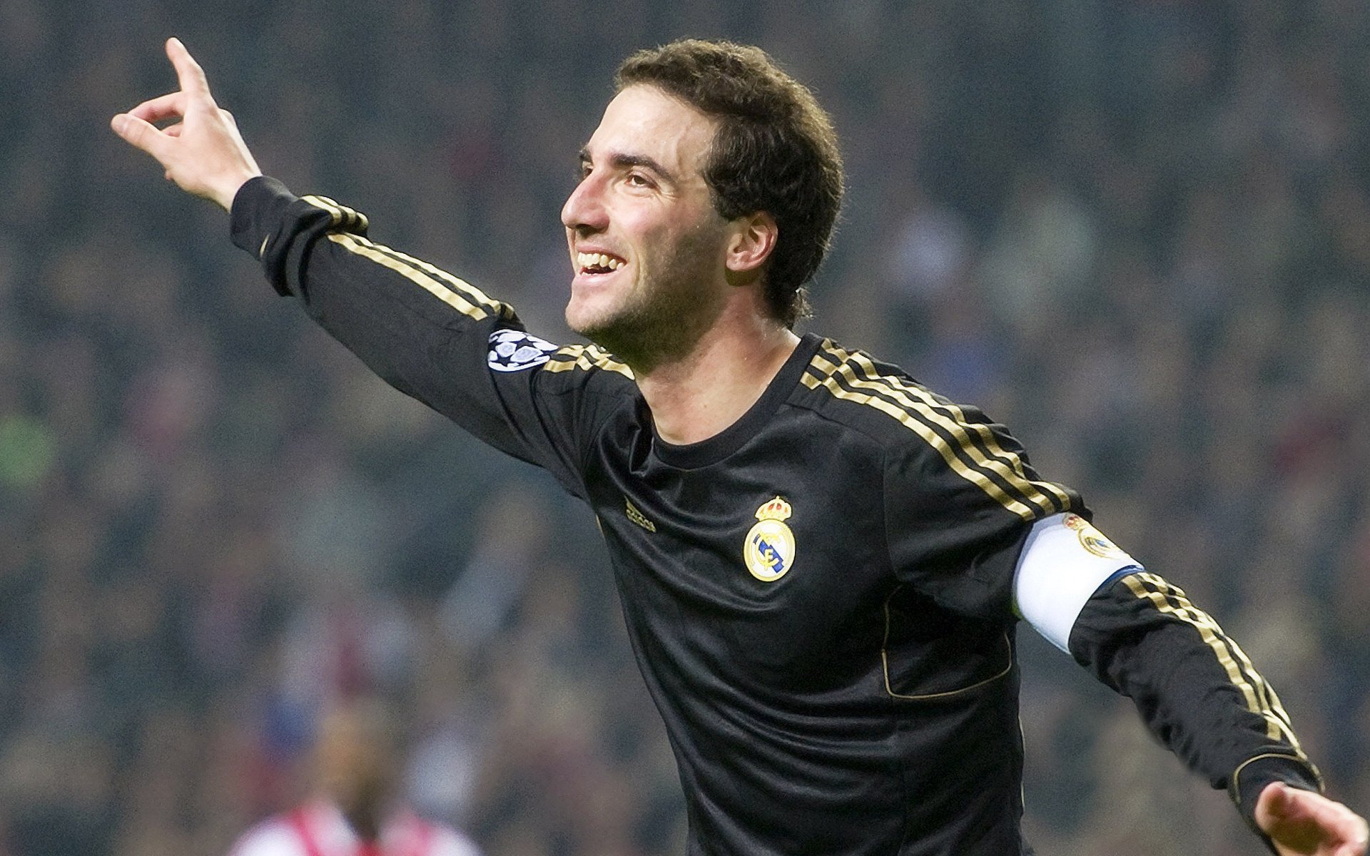 足球产业投资规模持续扩大，足球产业占体育产业比重